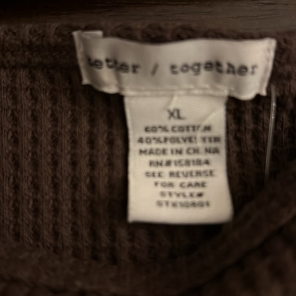 Better Together Brown Ribbed Crop Top(Pit to pit 15”
Length 12”) - Picture 3 of 3